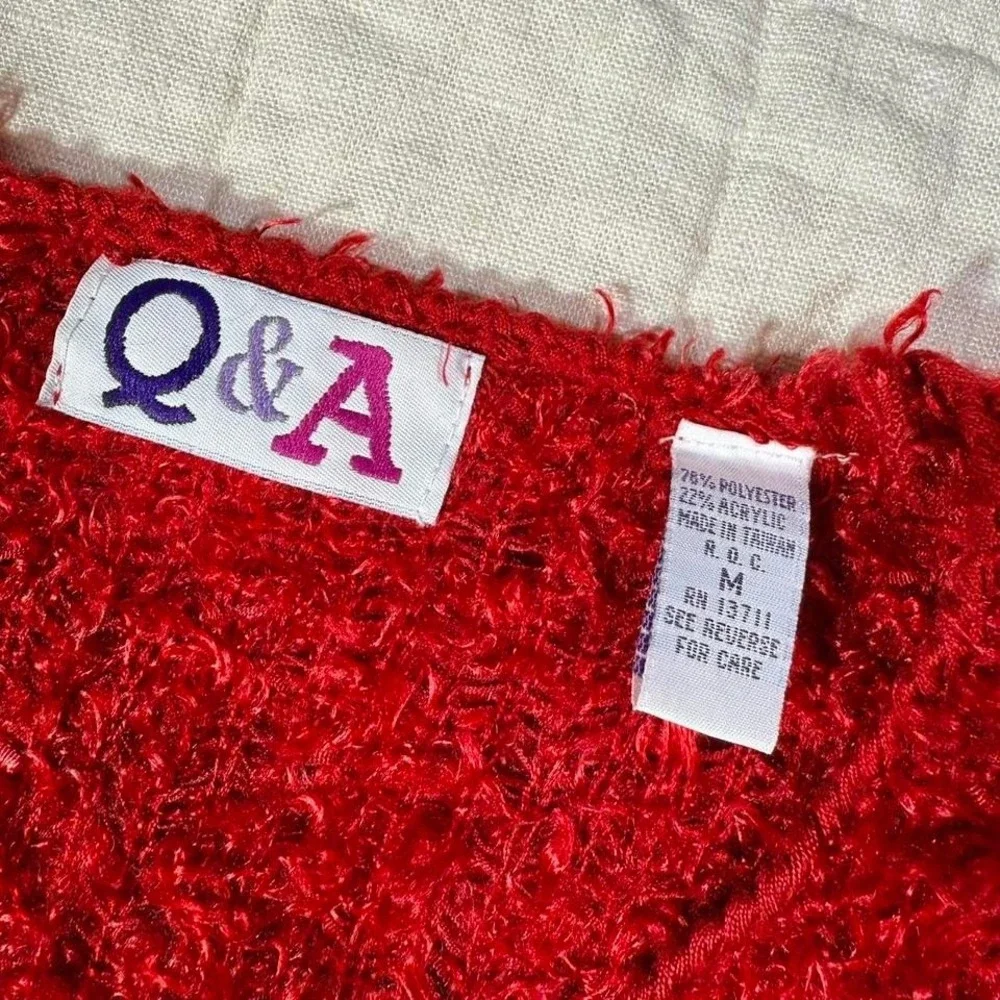 Q&A Red Fuzzy Cropped Cardigan – Size M (Fits S/M - Picture 3 of 5